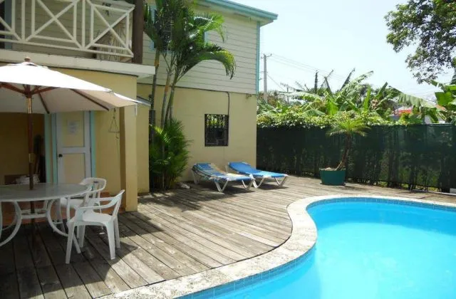 Guesthouse Condo Villa Florie pool
